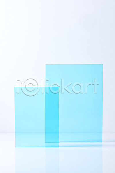 사람없음 JPG 포토 두개 반투명 백그라운드 빛 사각형 스튜디오촬영 실내 아크릴 조각 조명 파란색 흰배경