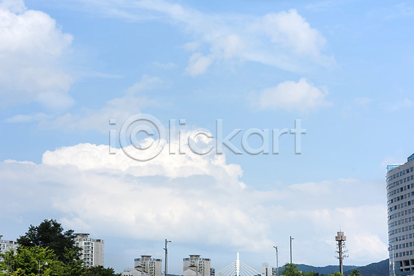 사람없음 JPG 포토 건물 구름(자연) 맑음 야외 여름(계절) 여름풍경 주간 풍경(경치) 하늘 힐링