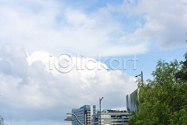 사람없음 JPG 포토 건물 구름(자연) 나무 맑음 야외 여름(계절) 여름풍경 주간 풍경(경치) 하늘 힐링