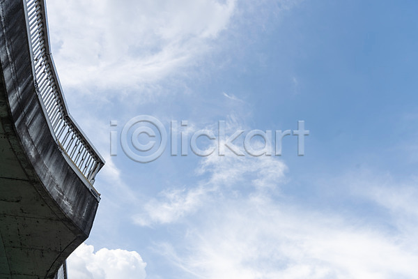 사람없음 JPG 로우앵글 포토 구름(자연) 다리(건축물) 맑음 야외 여름(계절) 여름풍경 주간 풍경(경치) 하늘 힐링