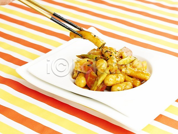 사람없음 JPG 포토 그릇 디저트 떡볶이 분식 스튜디오촬영 식기 식탁보 실내 음식 접시 젓가락 한국 한식 흰색
