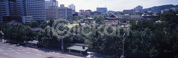 사람없음 JPG 포토 건물 고건축 국내포토 궁전 기와집 나무 도로 도시 도시풍경 문화재 빌딩 상업시설 서울 야외 유적지 자연 전통 주간 파노라마 풍경(경치) 한국