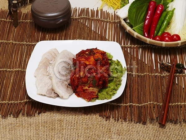 사람없음 JPG 포토 그릇 김치 보쌈 실내 야식 요리 음식 접시 한국 한식