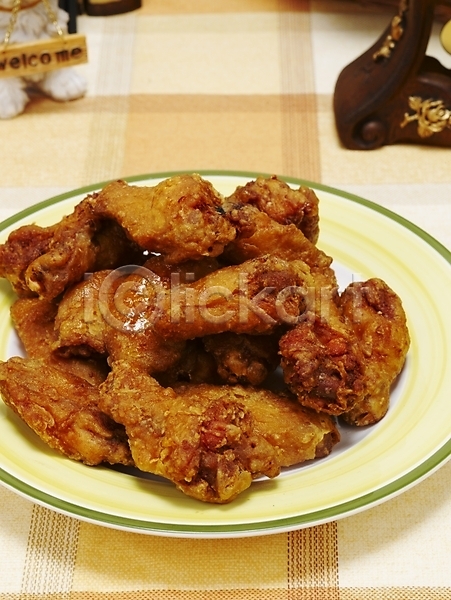 사람없음 JPG 포토 그릇 실내 안주 야식 요리 음식 접시 치킨 탁상시계 통닭 한국 한식 후라이드치킨