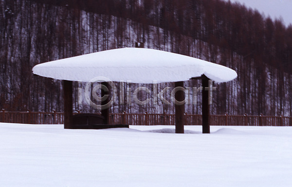 사람없음 JPG 포토 건축물 겨울 고건축 구조물 눈(날씨) 산 설경 숲 야외 원두막 정자(건축물) 주간 풍경(경치) 한국