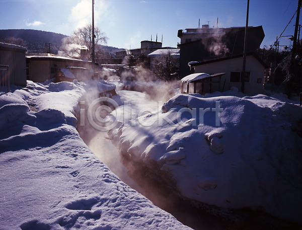 사람없음 JPG 포토 건물 겨울 관광지 구조물 눈(날씨) 산 야외 온천 주간 풍경(경치) 하늘