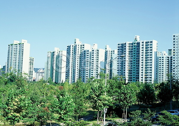 사람없음 JPG 포토 가로등 건물 건축 나무 도시 서울 시설물 아파트 아파트단지 야외 자연 주간 풍경(경치) 현대건축