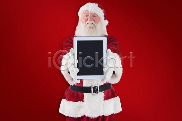 남자 노년 노인남자한명만 한명 JPG 앞모습 포토 해외이미지 들기 보여주기 빨간색 산타클로스 상반신 크리스마스 태블릿 해외202004