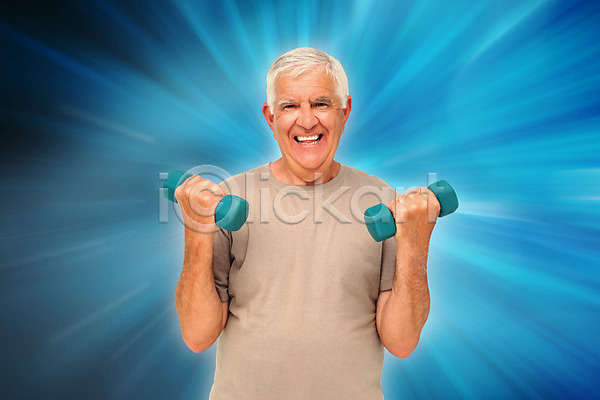 행복 60대 남자 노년 백인 성인 한명 JPG 포토 해외이미지 건강 근육 디자인 라이프스타일 미소(표정) 바디케어 빛 서기 아령 연습 운동 응시 추상 티셔츠 해외202004
