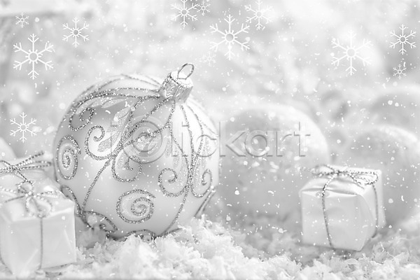 새로움 축하 사람없음 JPG 포토 해외이미지 12월 겨울 공 기념 눈송이 디자인 반짝임 백그라운드 빛 선물 우아 은색 장식 장식볼 전통 축제 크리스마스 해외202004 흰색