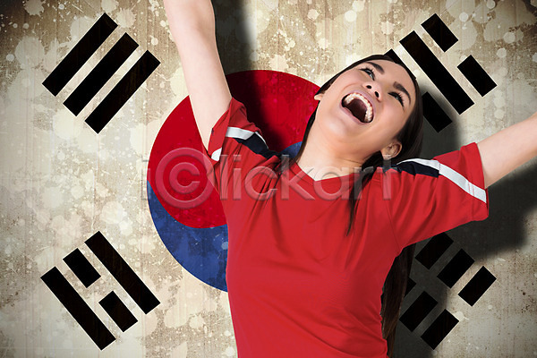 애국심 행복 흥분 사람 여자 한명 JPG 포토 해외이미지 갈색 국기 디지털 미소(표정) 배너 빨간색 스포츠 승자 에너지 우승 응원 이벤트 페인트 해외202004 흰색