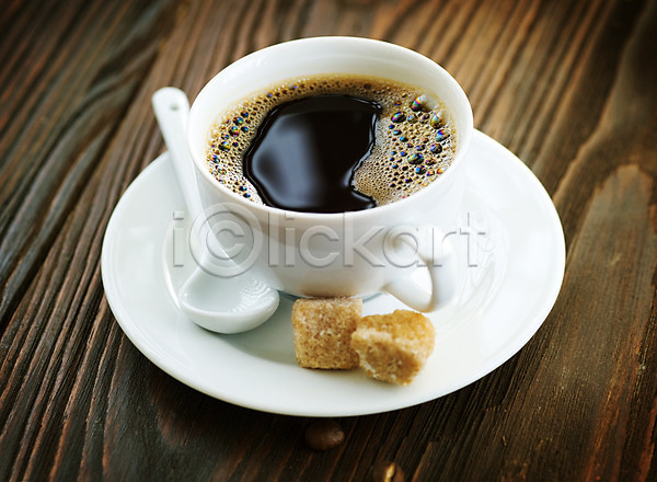 뜨거움 사람없음 JPG 포토 해외이미지 갈색 거품 검은색 머그컵 백그라운드 설탕 숟가락 에스프레소 오브젝트 음료 음식 카페 카페인 커피 컵 해외202004 흰색