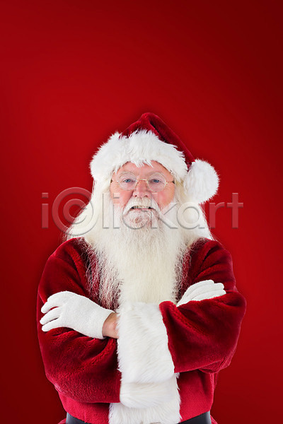 남자 노년 노인남자한명만 한명 JPG 앞모습 포토 해외이미지 빨간색 산타클로스 상반신 크리스마스 팔짱 해외202004