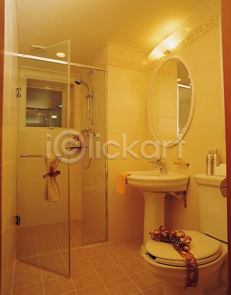 사람없음 JPG 포토 건축 건축자재 벽거울 변기 샤워기 샤워부스 세로 세면대 시설물 실내 욕실 인테리어 조명 현대건축 화장실