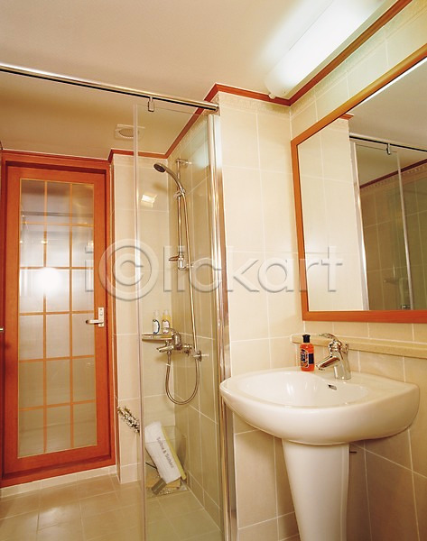 사람없음 JPG 포토 건축 건축자재 벽거울 샤워기 샤워부스 세로 세면대 시설물 실내 욕실 인테리어 현대건축 화장실