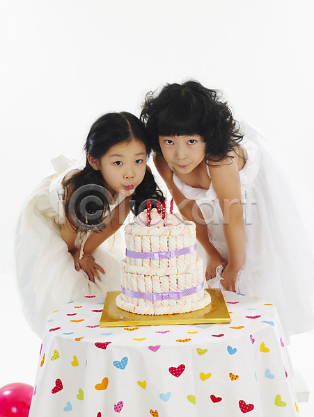 두명 사람 소녀(어린이) 소녀만 어린이 어린이만 여자 여자만 한국인 JPG 포토 드레스 생일 스튜디오촬영 이벤트 케이크 탁자 파티 포즈