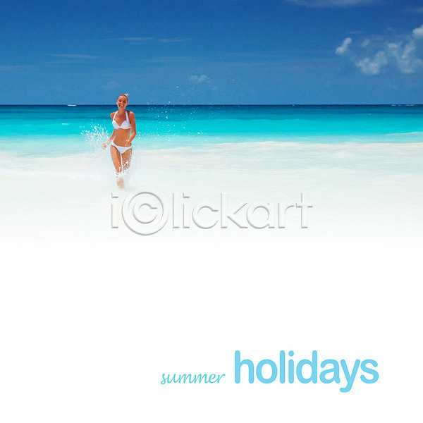 기쁨 섹시 여유 행복 휴식 사람 여자 한명 JPG 포토 해외이미지 달리기 맑음 멕시코 모래 물방울 미소(표정) 바다 비키니 스파 야외 여름(계절) 여행 자연 텍스트 파란색 하늘 해외202004 휴가 휴양지