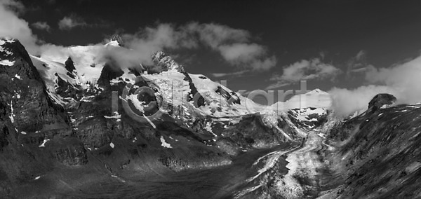 추위 사람없음 JPG 포토 해외이미지 흑백 겨울 공원 구름 빙하 산 산등성이 산악지대 알프스 암초 야외 언덕 얼음 여행 오스트리아 유럽 자연 장면 전국 절정 정상 파노라마 풍경 하늘 하이킹 해외202004 해외포토 휴가