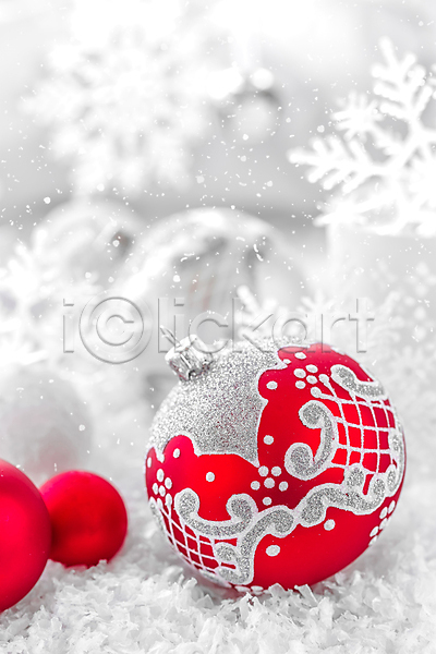 새로움 축하 사람없음 JPG 포토 해외이미지 12월 겨울 공 눈송이 디자인 묘사 백그라운드 빛 빨간색 우아 은색 장식 장식볼 축제 크리스마스 해외202004 흰색