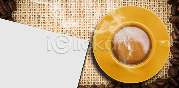 사람없음 JPG 포토 해외이미지 갈색 노란색 따뜻한음료 모양 시트 아메리카노 원두 종이 차(음료) 카페인 카피스페이스 커피 컵 컵받침 해외202004 흰색