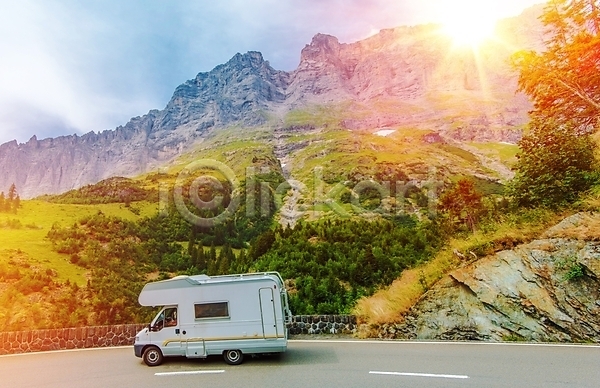 사람없음 JPG 포토 해외이미지 산 승합차 야외 여름(계절) 여행 자동차 캠핑 풍경(경치) 해외202004 휴가