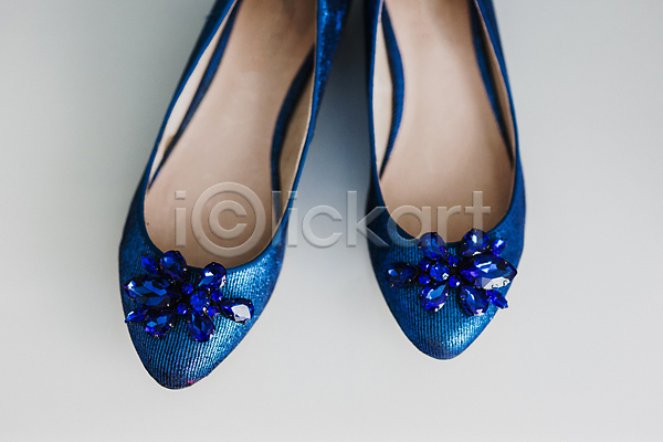 사람없음 JPG 포토 하이앵글 해외이미지 구두 신발 실내 여성화 오브젝트 파란색 해외202004