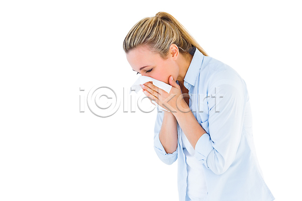추위 행복 30대 백인 성인 성인여자한명만 여자 한명 JPG 포토 해외이미지 감염 미소(표정) 바이러스 서기 셔츠 실내 재채기 질병 파란색 해외202004 흰배경