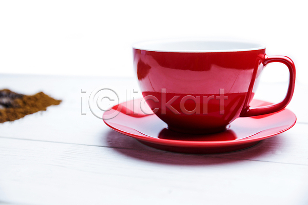 사람없음 JPG 포토 해외이미지 갈색 낟알 빨간색 원두 카페인 카피스페이스 커피 컵 탁자 해외202004