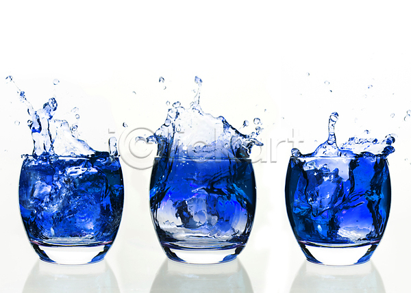 사람없음 JPG 포토 해외이미지 무료이미지 스플래쉬 액체 유리 잔 파란색 해외202004 흰배경