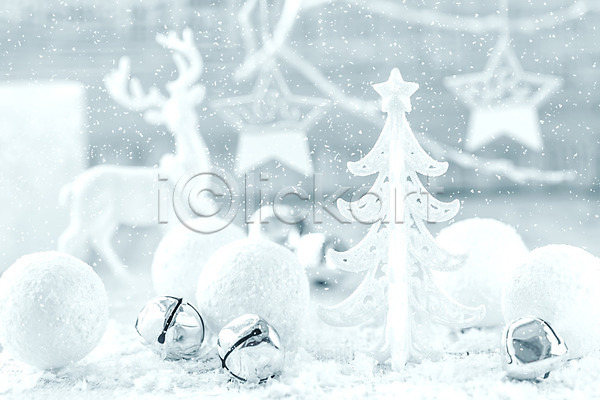 새로움 축하 사람없음 JPG 포토 해외이미지 12월 겨울 공 기념 나무 눈송이 디자인 매달리기 묘사 백그라운드 별 사슴 우아 은색 장식 장식볼 전통 축제 크리스마스 해외202004 흰색