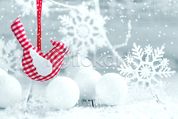 새로움 축하 사람없음 JPG 포토 해외이미지 12월 겨울 공 기념 눈송이 디자인 매달리기 묘사 백그라운드 빛 빨간색 우아 은색 장식 장식볼 전통 축제 크리스마스 해외202004 흰색