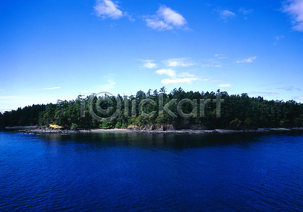 사람없음 JPG 포토 관광지 구름(자연) 나무 물 바다 북아메리카 섬 숲 야외 외국문화 자연 주간 캐나다 풍경(경치) 하늘 해외풍경