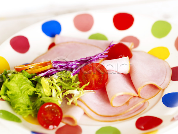 사람없음 JPG 포토 그릇 방울토마토 샐러드 서양음식 스튜디오촬영 슬라이스햄 양상추 음식 적채 접시 채소 피망 햄