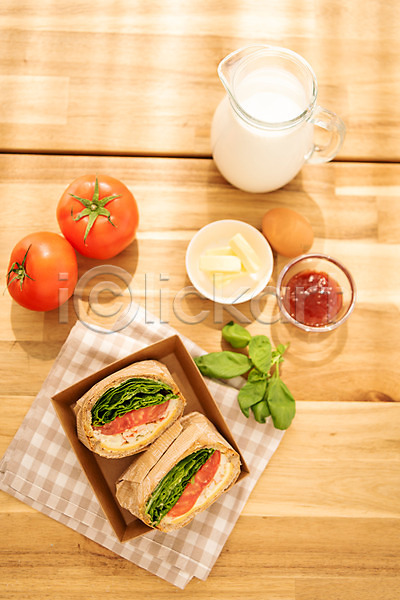 사람없음 JPG 포토 하이앵글 갈색 버터 브런치 빵 샌드위치 소스(음식) 스튜디오촬영 식사 식탁 식탁보 실내 아침 아침식사 우유 음식 채소 플랫레이