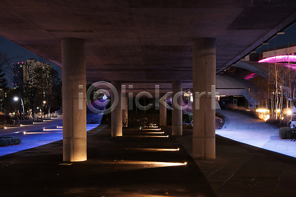 사람없음 JPG 포토 가로등 건축물 공원 광교호수공원 다리(건축물) 빛 야간 야경 야외 육교 조명 풍경(경치)