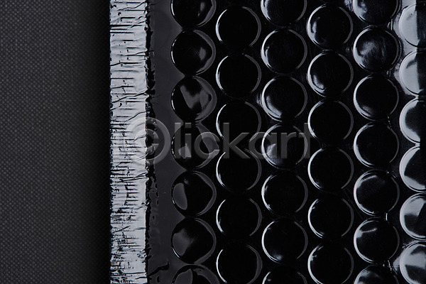 사람없음 JPG 근접촬영 포토 하이앵글 검은배경 공백 목업 스튜디오촬영 실내 안전 에어캡 오브젝트 포장 포장지 플랫레이 한개