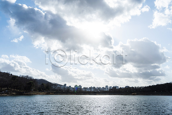 사람없음 JPG 포토 구름(자연) 날씨 맑음 봄 야외 주간 파란색 풍경(경치) 하늘 햇빛 호수