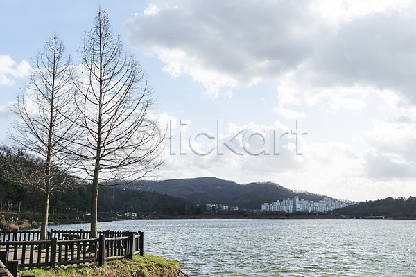 사람없음 JPG 포토 구름(자연) 나무 날씨 맑음 봄 야외 주간 파란색 풍경(경치) 하늘 호수