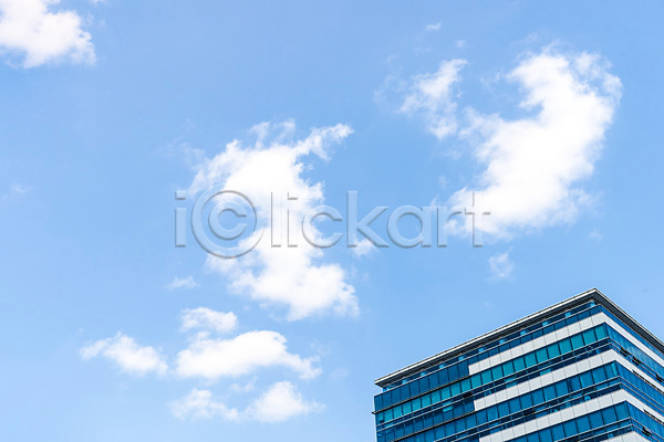 사람없음 JPG 포토 건물 겨울 구름(자연) 백그라운드 비즈니스 빌딩 야외 자연 주간 풍경(경치) 하늘 하늘색 햇빛