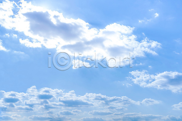 사람없음 JPG 포토 겨울 구름(자연) 뭉게구름 백그라운드 빛무리 야외 자연 주간 풍경(경치) 하늘 하늘색 햇빛