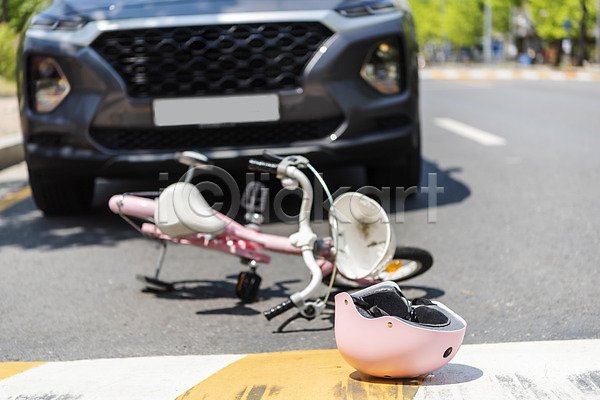 사람없음 JPG 근접촬영 포토 교통사고 보호장비 안전사고 야외 어린이보호구역 자전거 주간 헬멧