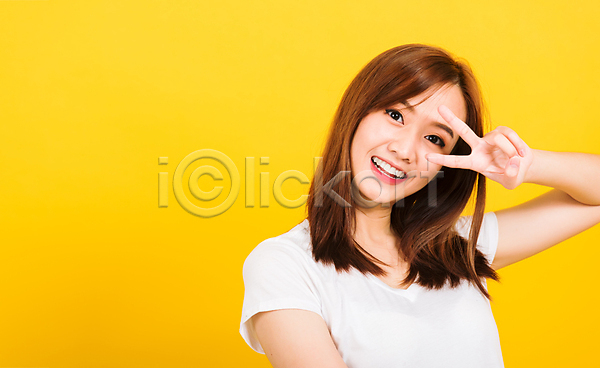 기쁨 성공 행복 동양인 여자 한명 JPG 포토 해외이미지 긍정 라이프스타일 미소(표정) 해외202007