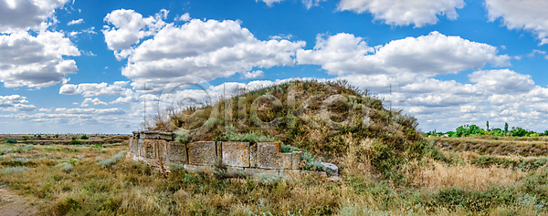 사람없음 JPG 포토 해외이미지 강 건물 건축양식 구름 로마인 문화 박물관 발굴 사찰 식민지 아크로폴리스 언덕 여름 여행 역사 우크라이나 유럽 장례식 파멸 풍경 하늘 해외202007 해외포토