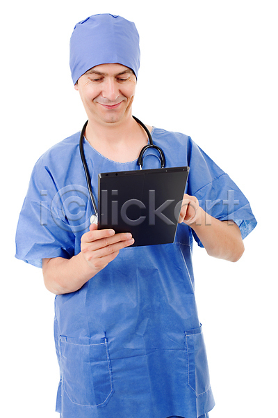 남자 성인 성인남자한명만 한명 JPG 앞모습 포토 해외이미지 내려보기 들기 미소(표정) 병원 실내 유니폼 응시 의료진 주간 청진기 태블릿 해외202007