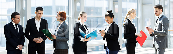 계획 분석 성공 함께함 협력 남자 사람 성인 여러명 여자 인종 JPG 포토 해외이미지 그룹 노동자 다민족 단절 대화 동료 문서 브레인스토밍 비즈니스 비즈니스우먼 사무실 사업가 서기 업무 작업 정장 지원 직업 직장 창문 커뮤니티 토론 통신 통일 폴더 해외202007 해외포토