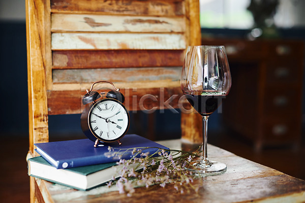 감성 사람없음 JPG 포토 드라이플라워 술(장식) 실내 오브젝트 와인 와인잔 의자 자명종 책