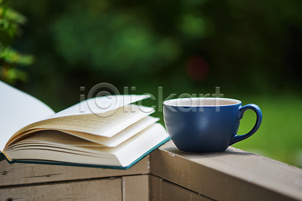 감성 사람없음 JPG 포토 난간 식물 야외 오브젝트 주간 책 커피잔