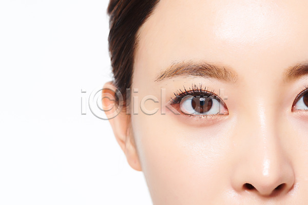 20대 여자 한국인 한명 JPG 근접촬영 앞모습 포토 관리 눈(신체부위) 뷰티 성형수술 수술 스튜디오촬영 시술 실내 의료성형뷰티 의학 흰배경