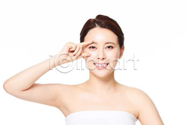20대 여자 한국인 한명 JPG 앞모습 포토 관리 눈(신체부위) 미소(표정) 뷰티 상반신 성형수술 손짓 수술 스튜디오촬영 시술 실내 의료성형뷰티 의학 흰배경