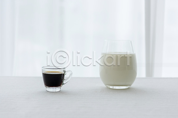 사람없음 JPG 포토 소확행 스튜디오촬영 실내 에스프레소 에스프레소잔 우유 음료 취미 카페 탁자 홈카페 흰배경